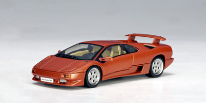 AutoArt 1/43 Lamborghini Diablo Coupe VT Met Red
